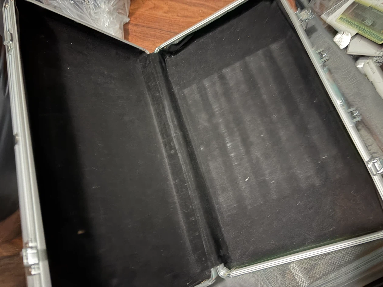 Silver Aluminum Briefcase/Case - photo 2