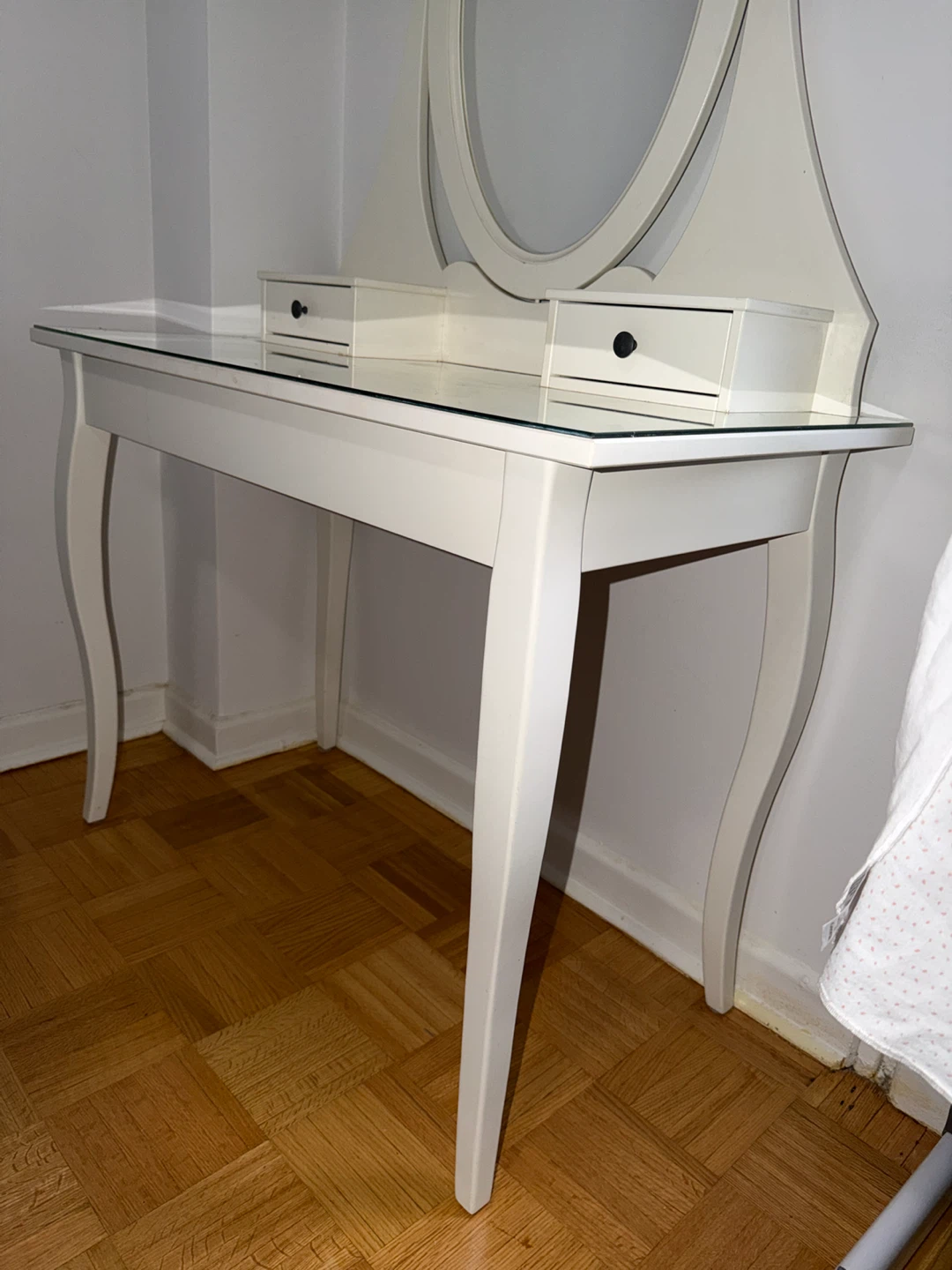 White dressing table with mirror - photo 3