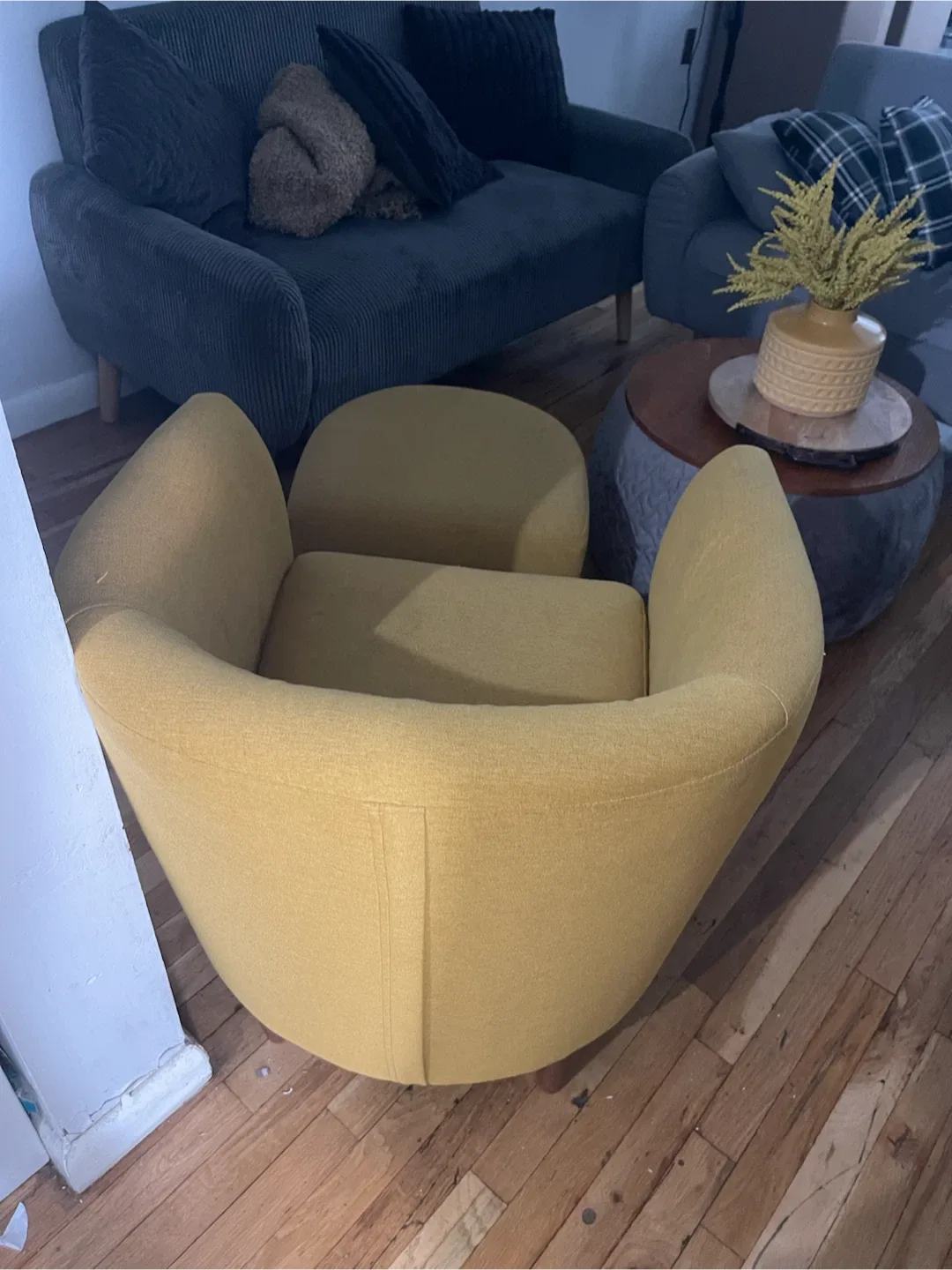 Mini sofá with ottoman