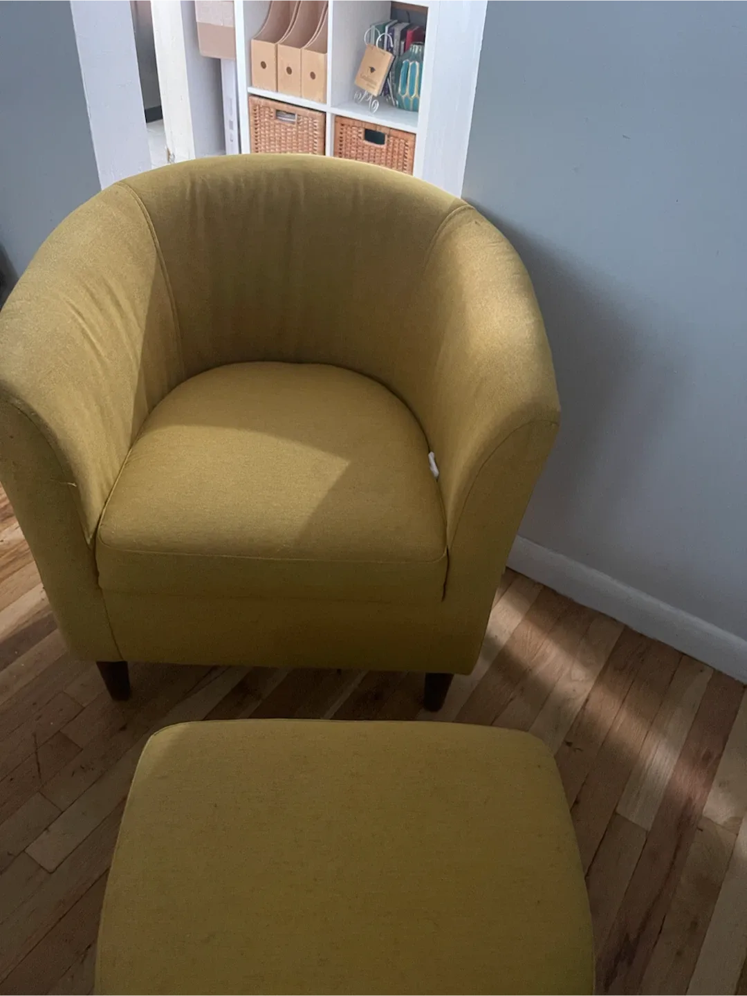 Mini sofá with ottoman - photo 5