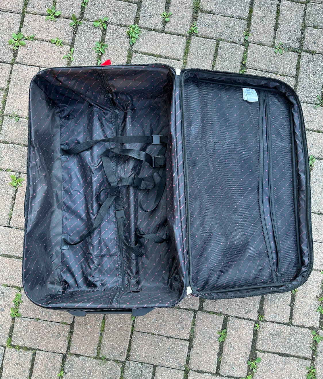 Canadian Luggage Black & Red Suitcase - photo 3