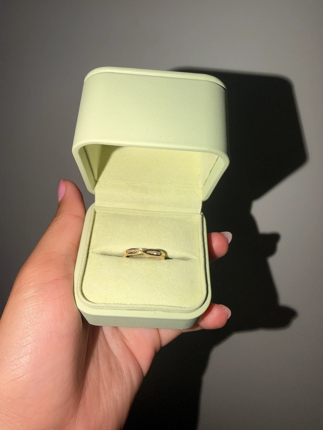 💍 Michael Hill 14K Gold Diamond Crossover Wedding Band