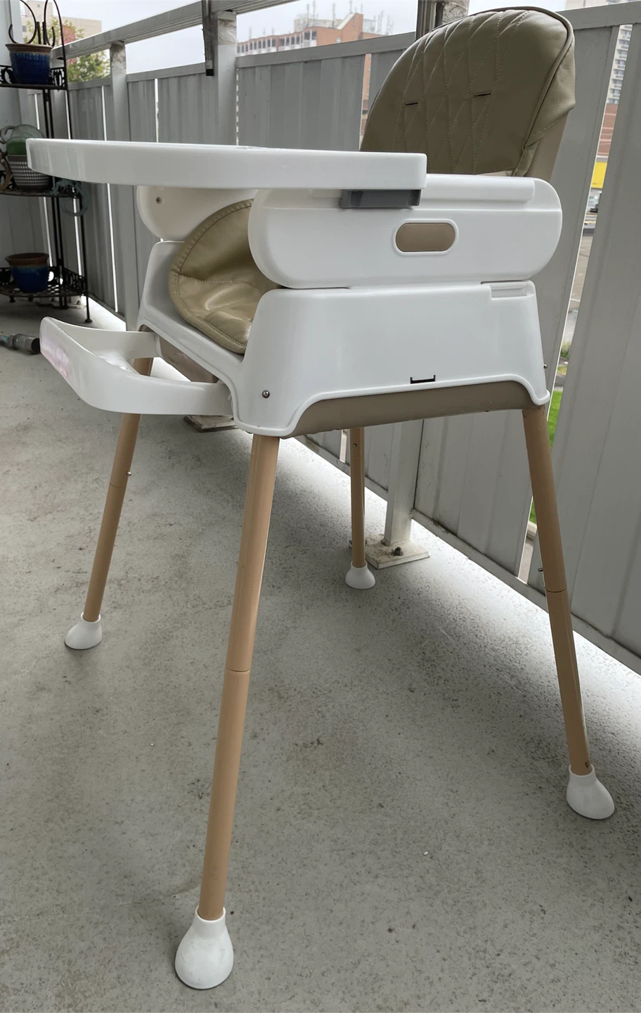 Baby Joy High Chair *Like New - photo 4