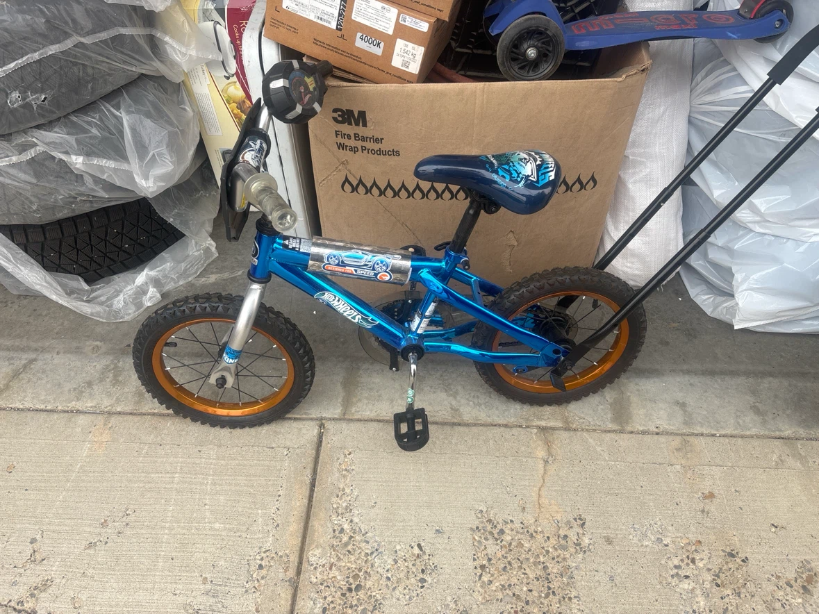 Hot Wheels Blue Kids Bike