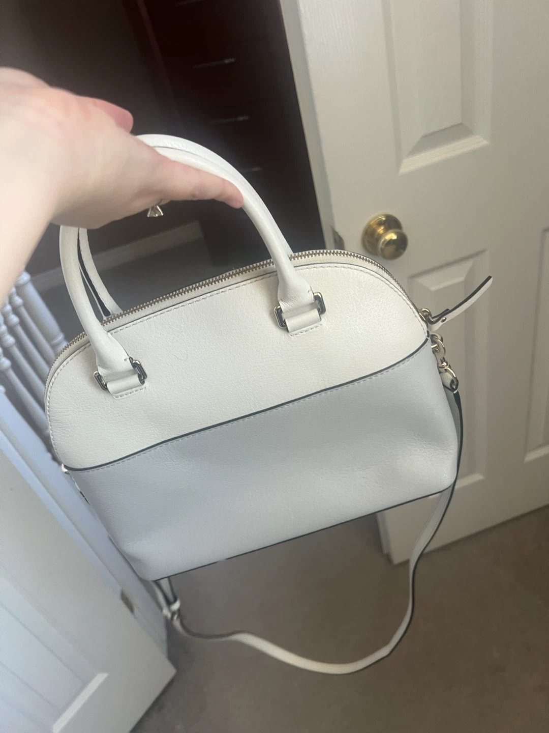 Like new Kate Spade White and Grey Dome Satchel Purse - photo 4