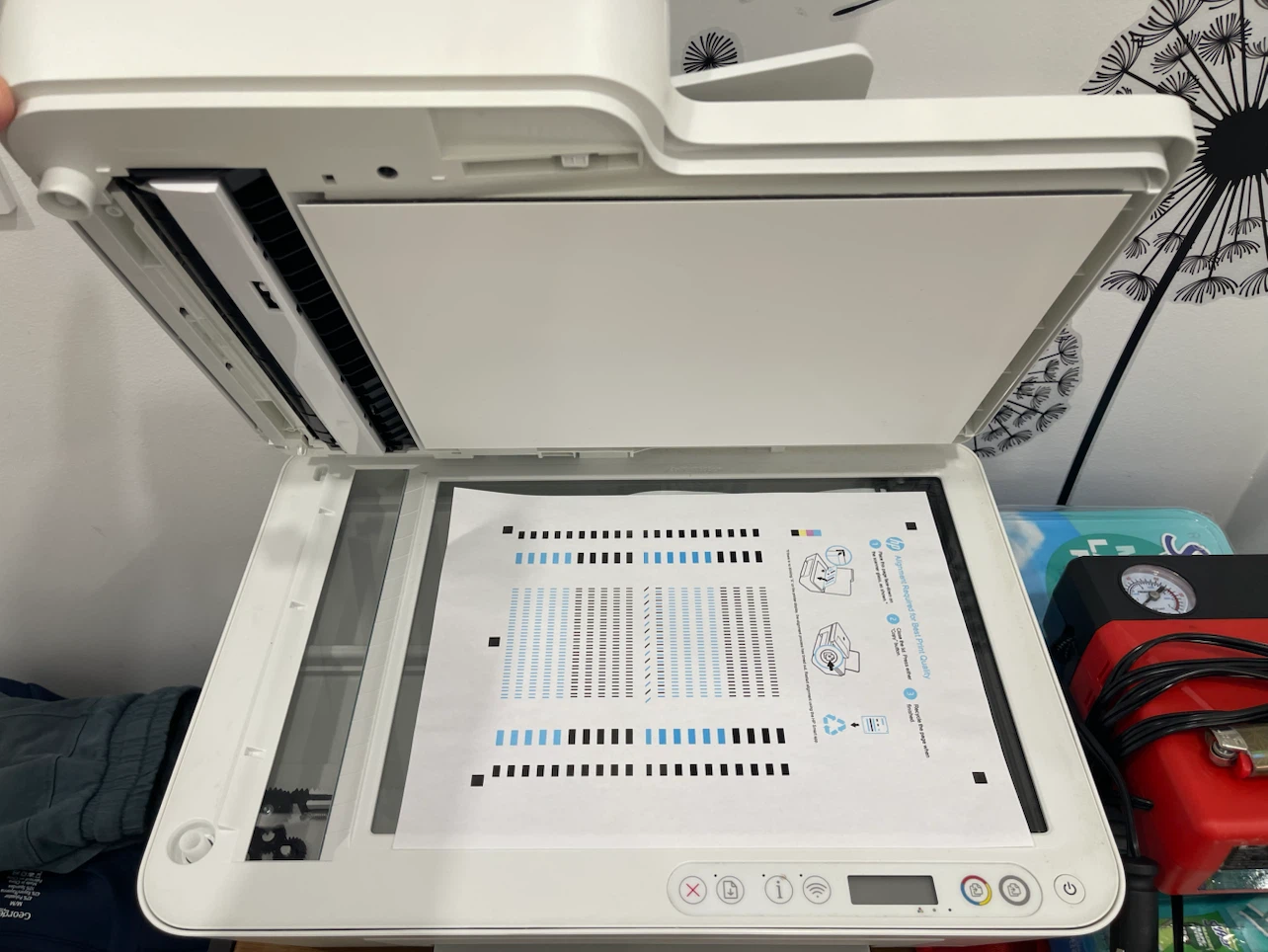 HP DeskJet 4152e All-in-One Printer - photo 2
