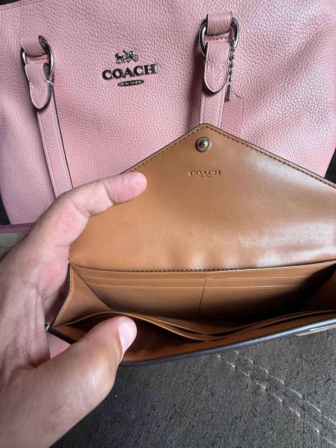 Coach Pink Leather Tote Bag + 2 coach Wallets - photo 3