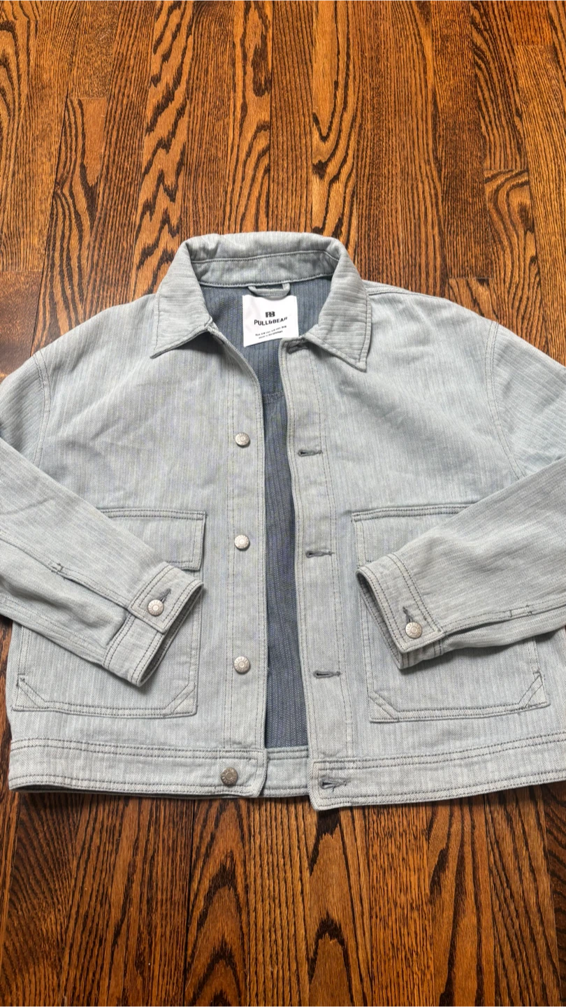 PULL&BEAR Light Wash Denim Jacket