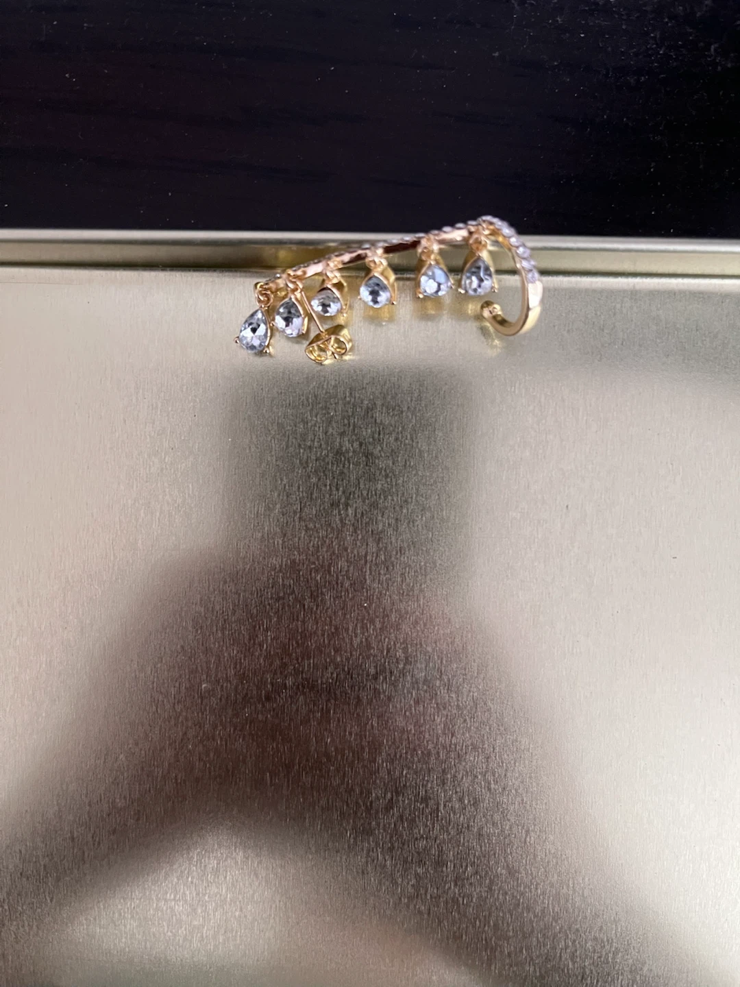 Gold-tone ear cuff with clear charms - photo 2