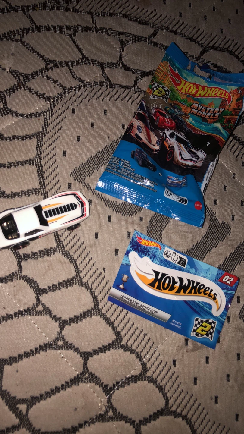 Hot Wheels Mystery Model Car - photo 2