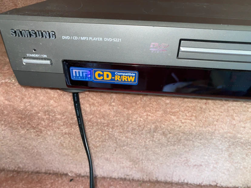 Samsung DVD/CD/MP3 Player - photo 2