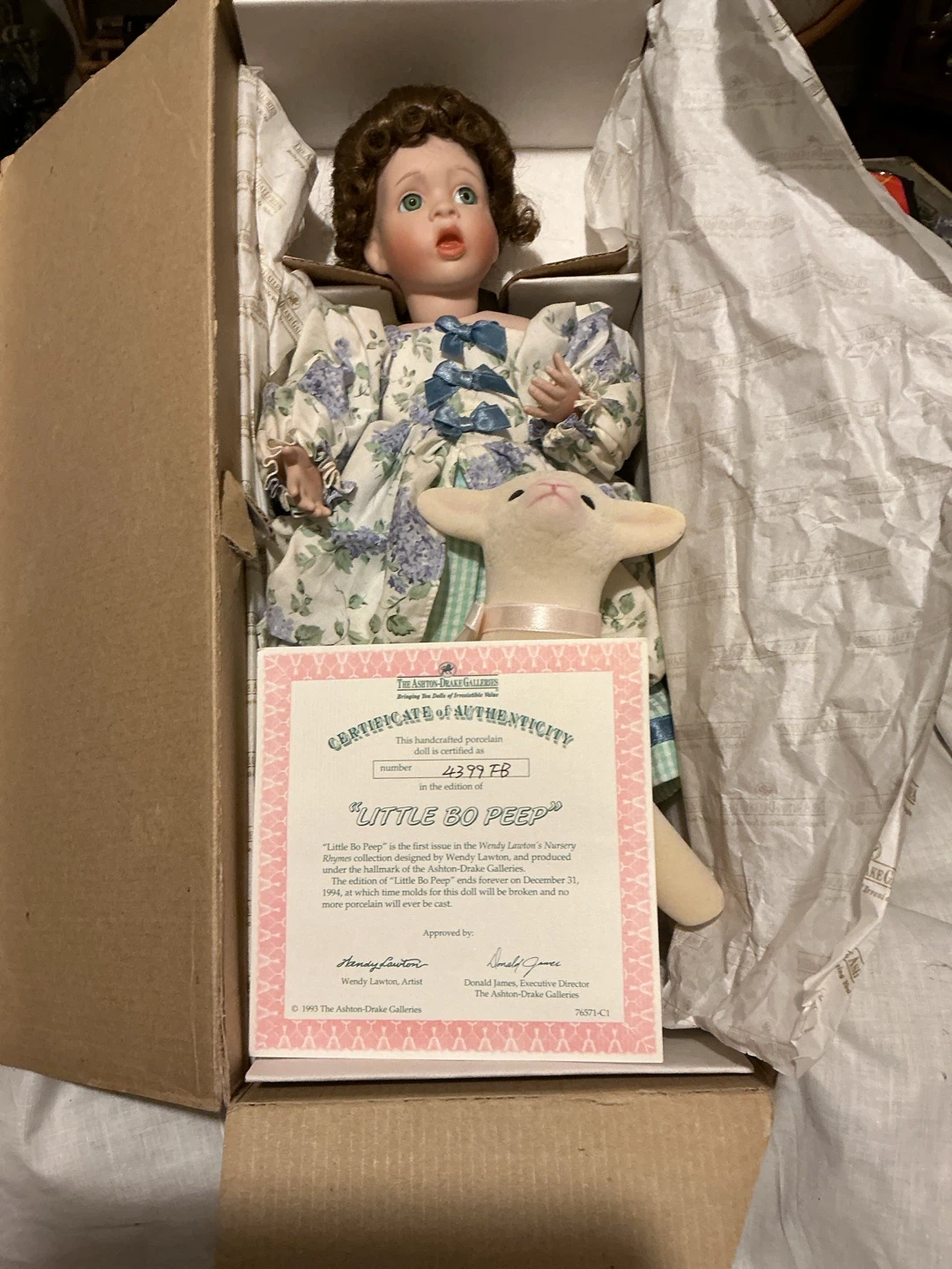 The Ashton-Drake Galleries "Little Bo Peep" Porcelain Doll - photo 3