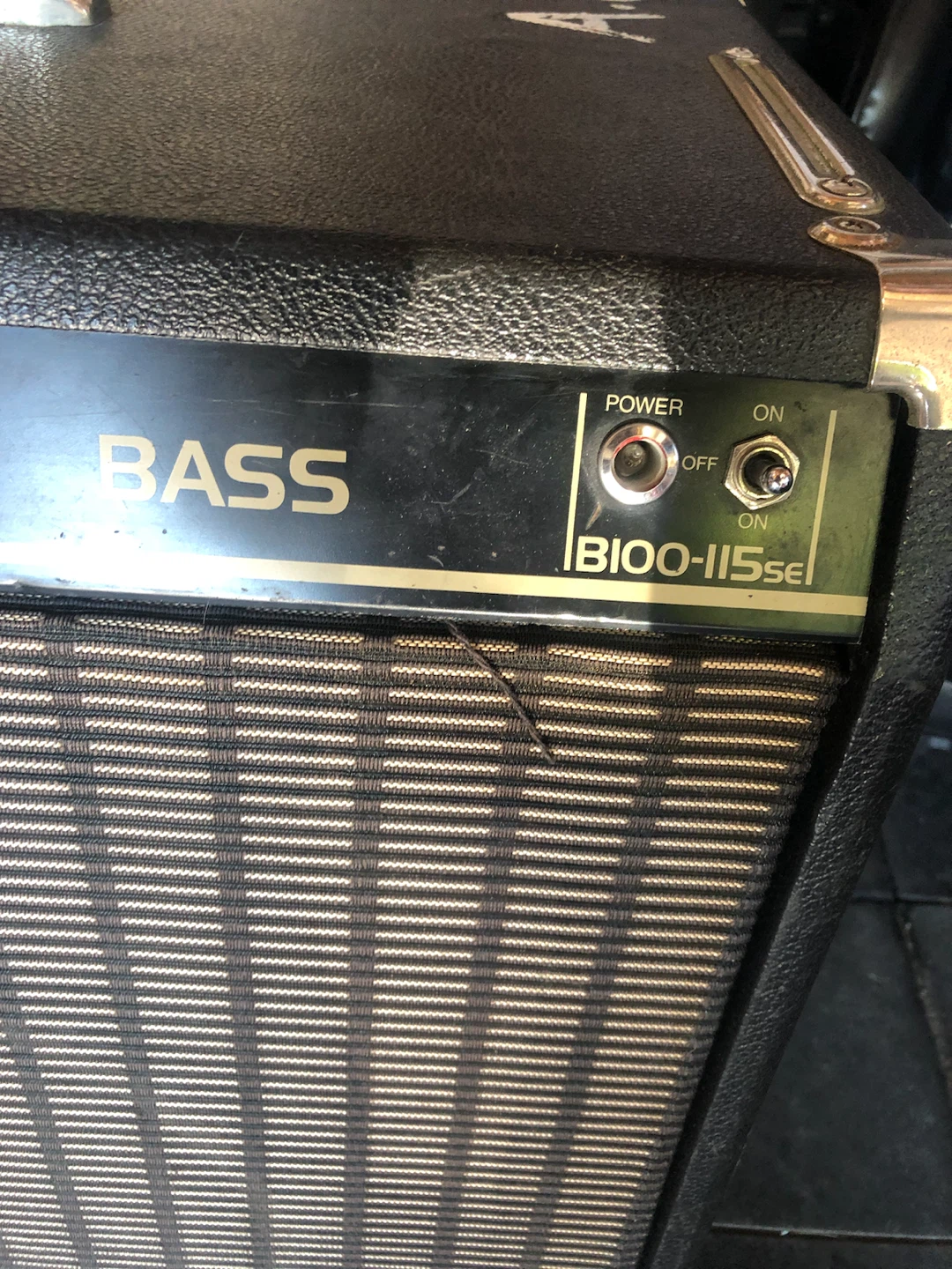 Yamaha B100-115SE Bass Amp - photo 5