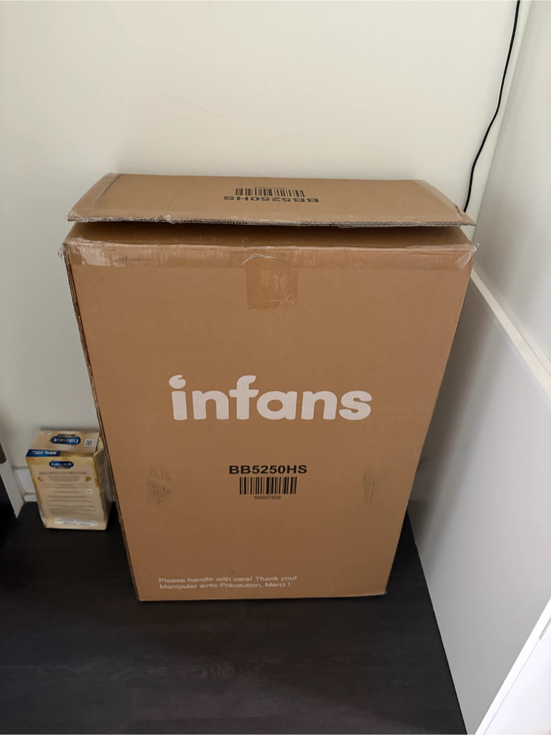 Brand new high chair - tray needs assembly - photo 2