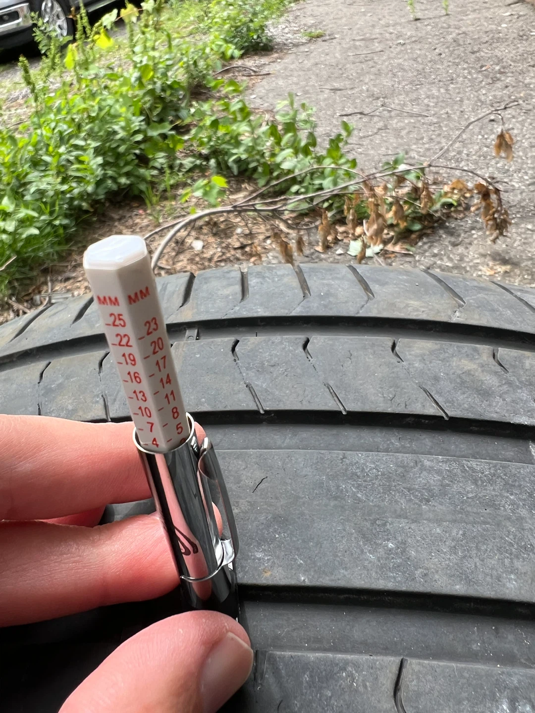 2021 manufacturer date Pirelli PZero tires used on Tesla Model S - photo 3