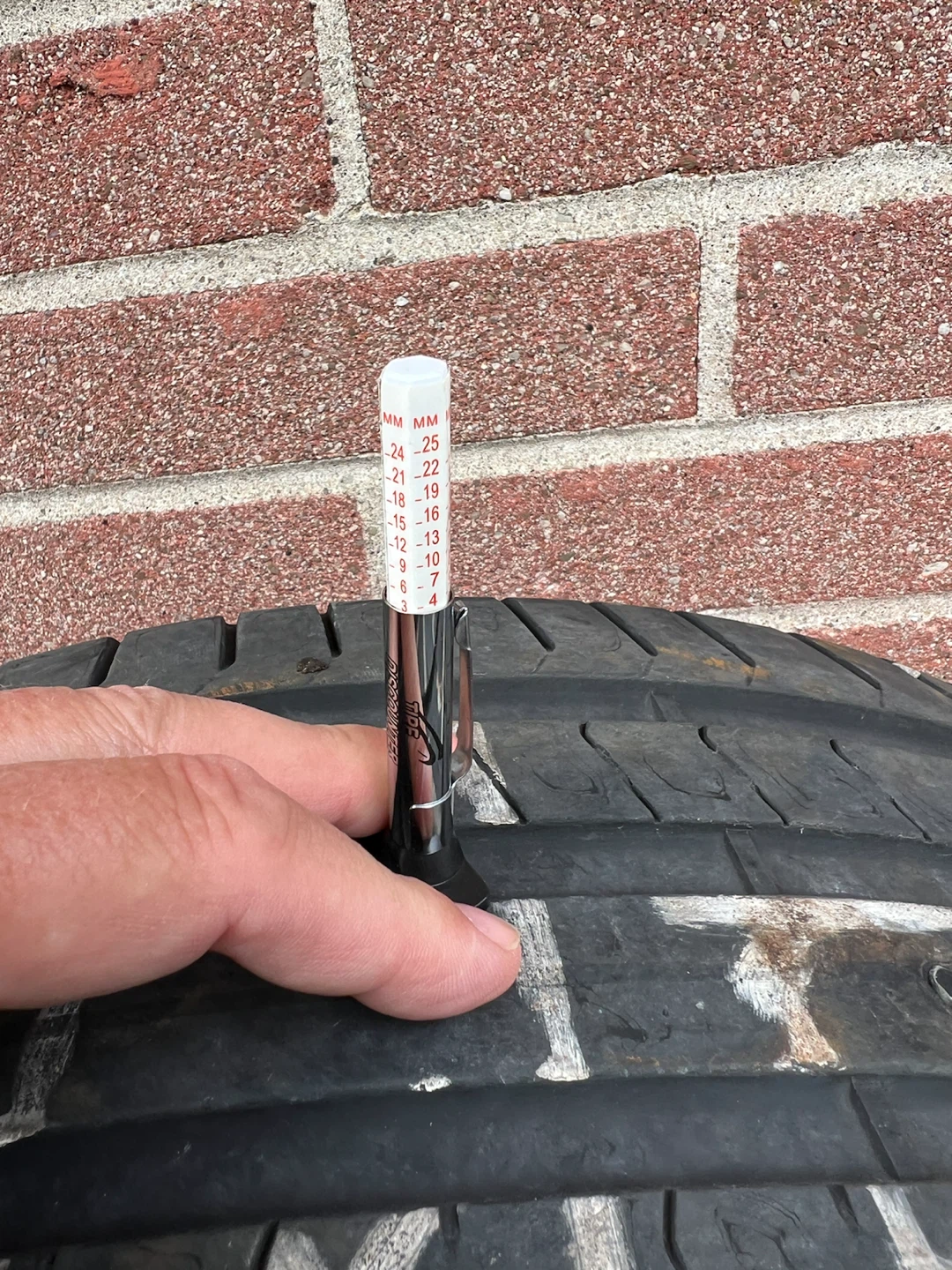 2021 manufacturer date Pirelli PZero tires used on Tesla Model S - photo 4