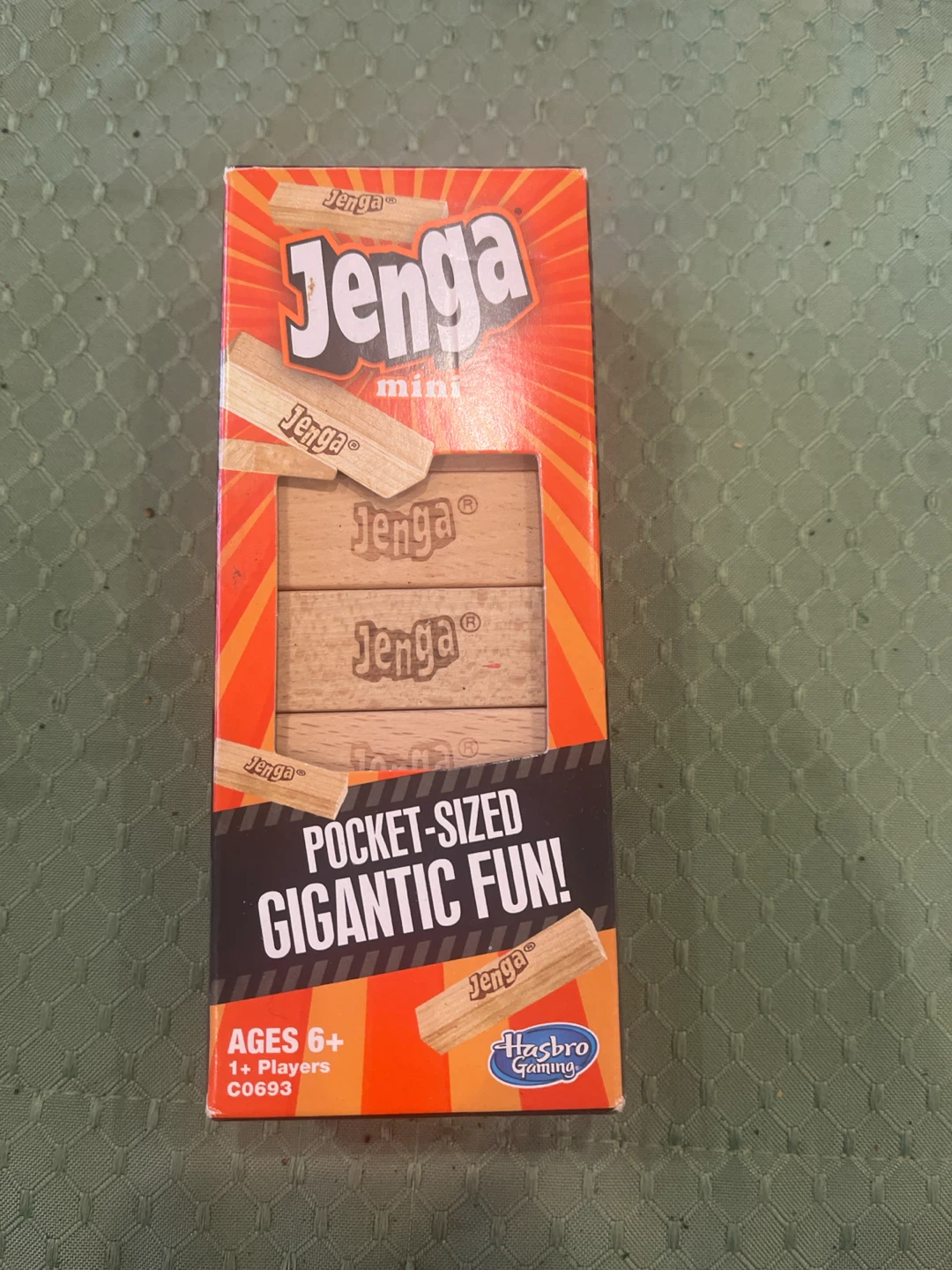 Hasbro Jenga Mini Pocket-Sized Game