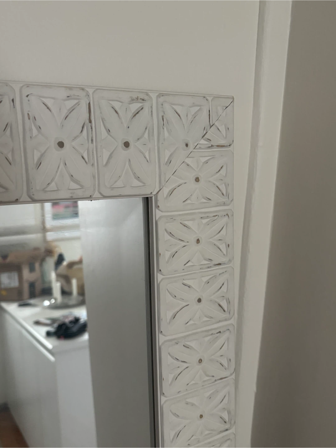 White Decorative Mirror - photo 2