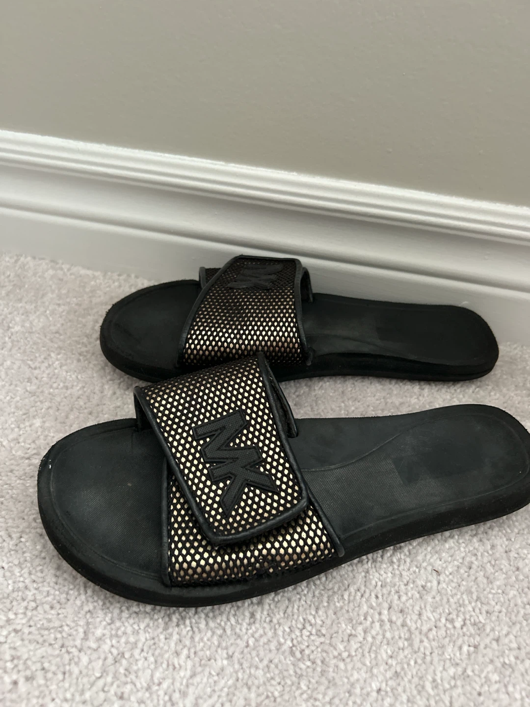 Michael Kors MK Slide Sandals size 7 - photo 3