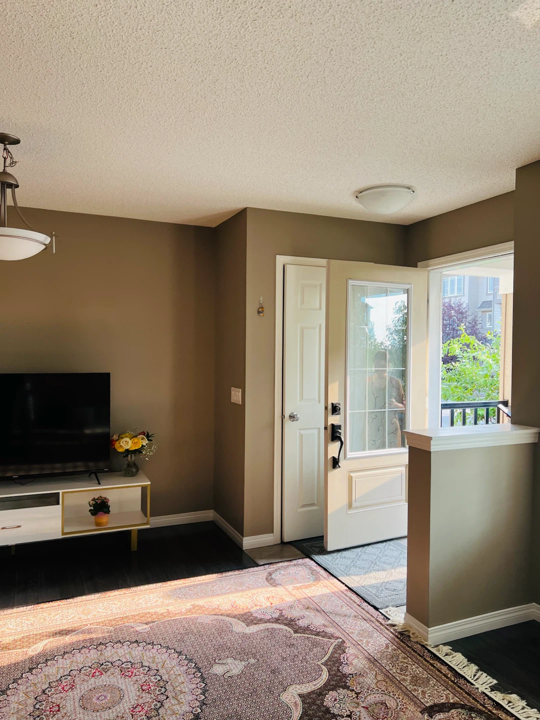 3Bed 2.5 bath Townhouse - photo 2