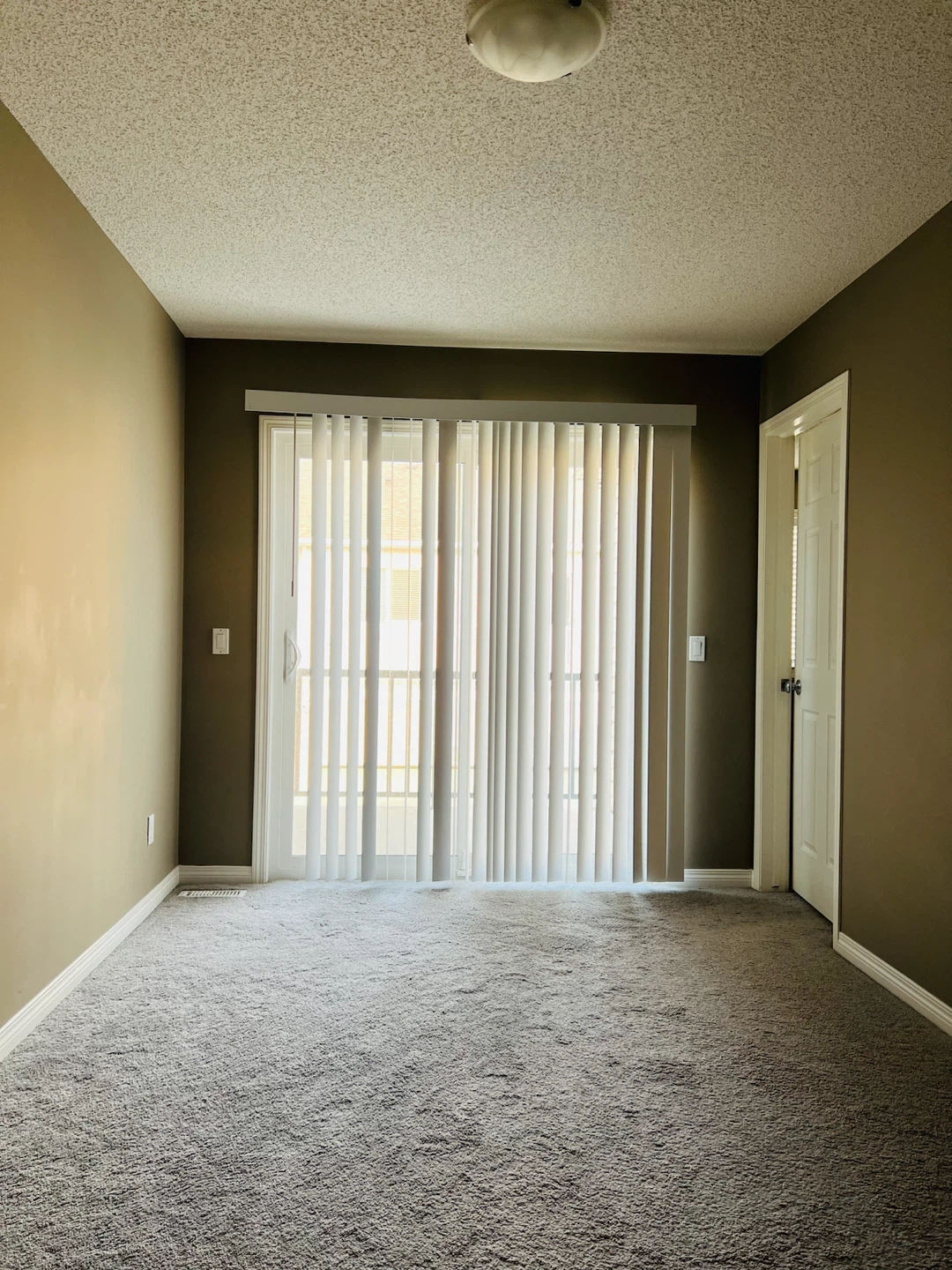 3Bed 2.5 bath Townhouse - photo 5