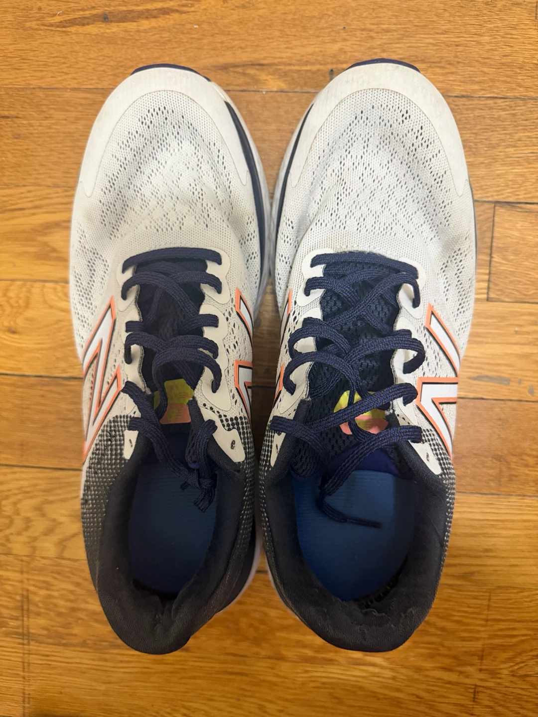 New Balance W680LW7 Running Shoes