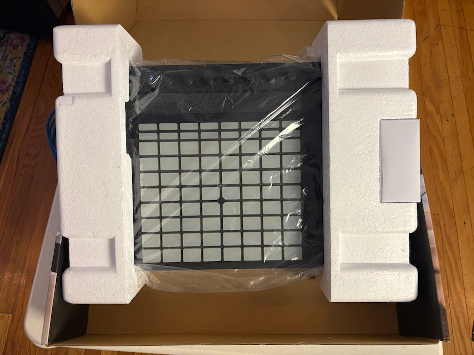 Ableton Push 1 Controller by Akai Professional with Original Box - photo 3
