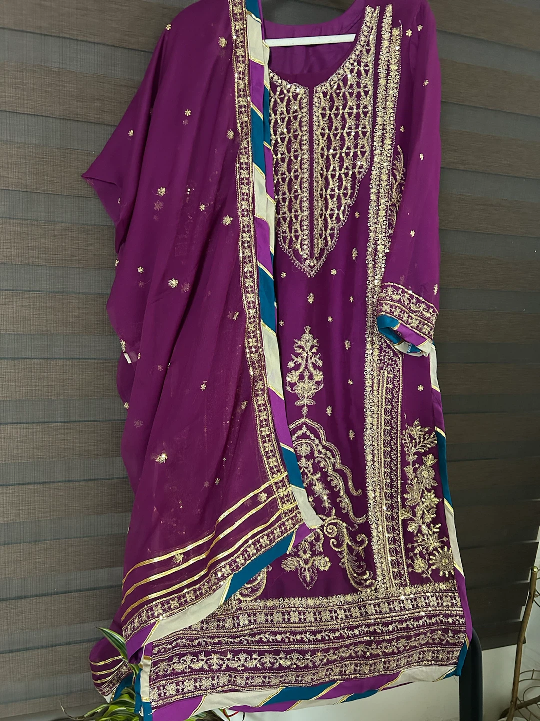 New Asim Jofa Embroidered Suit - photo 4