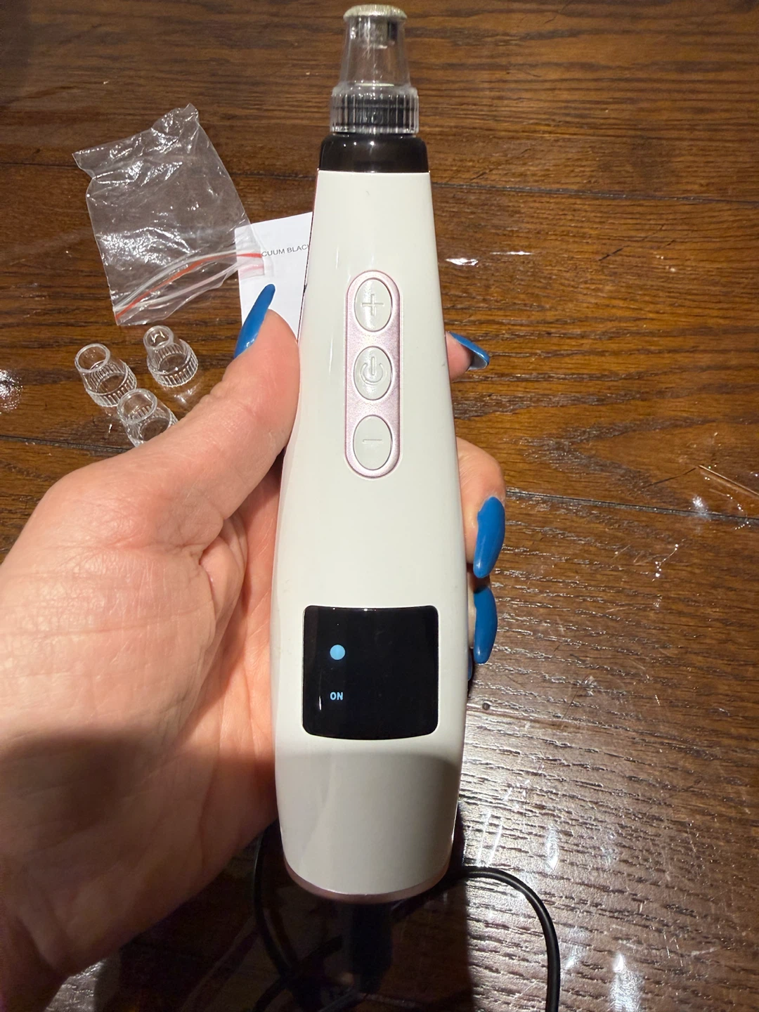 Blackhead Remover with Multiple Suction Heads - photo 4