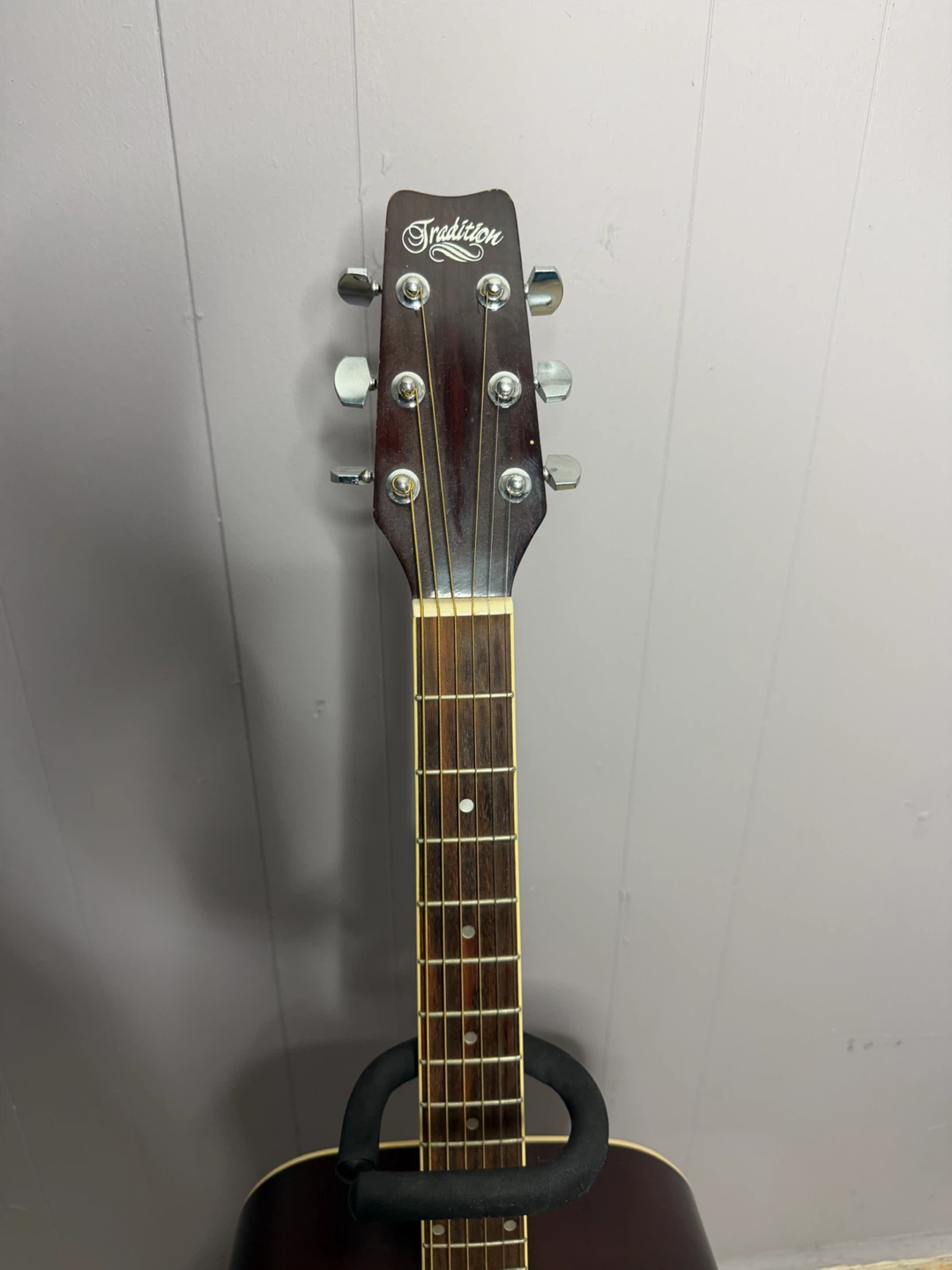 Tradition Acoustic Guitar - photo 3