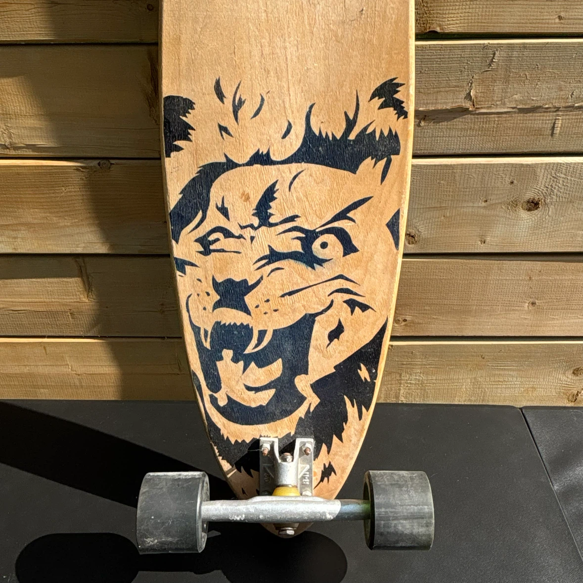 Apollo Longboard — Mercer Wheels, Custom Lion Geaphic - photo 3