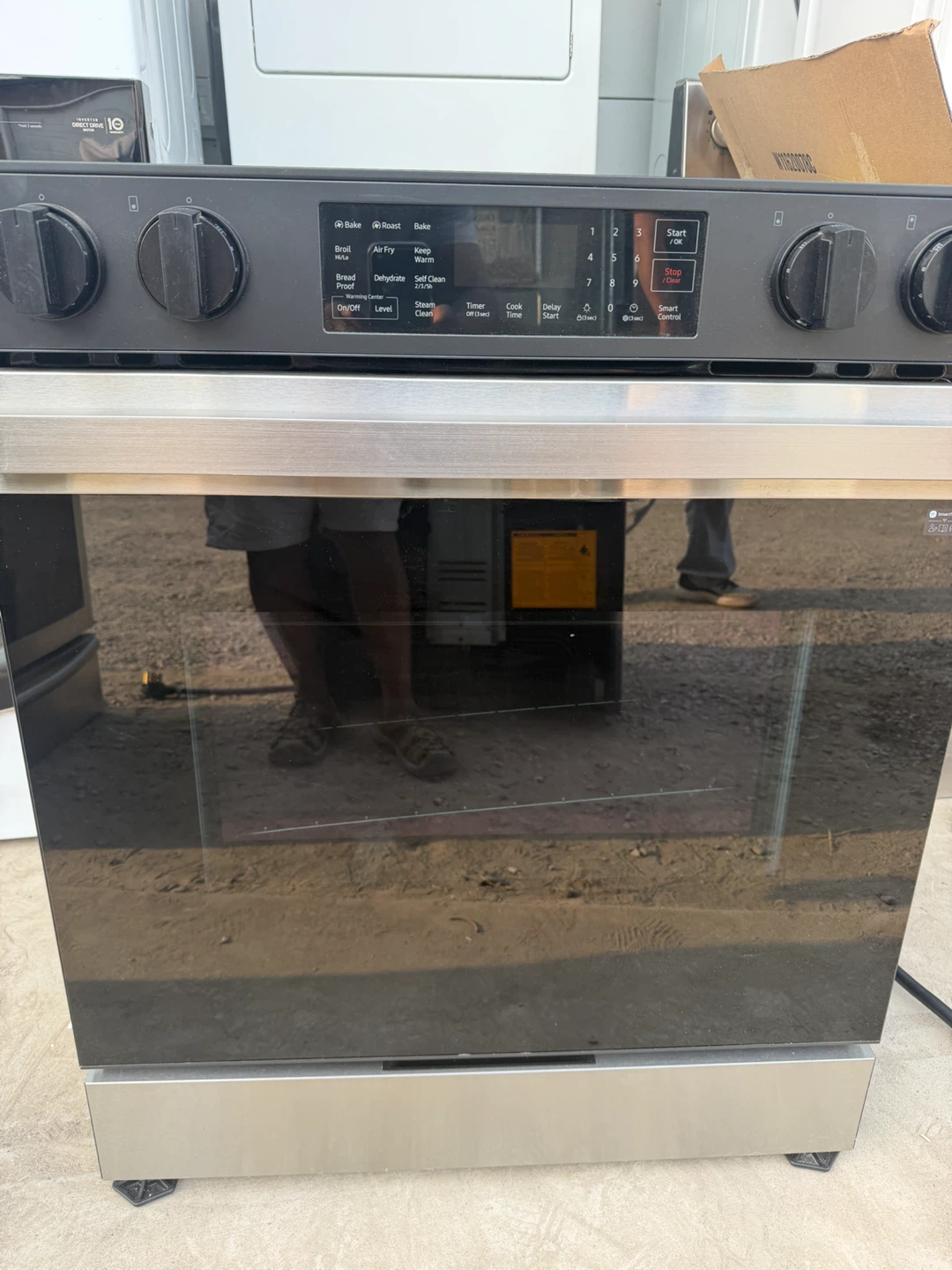 Electric Range with Air Fry Function