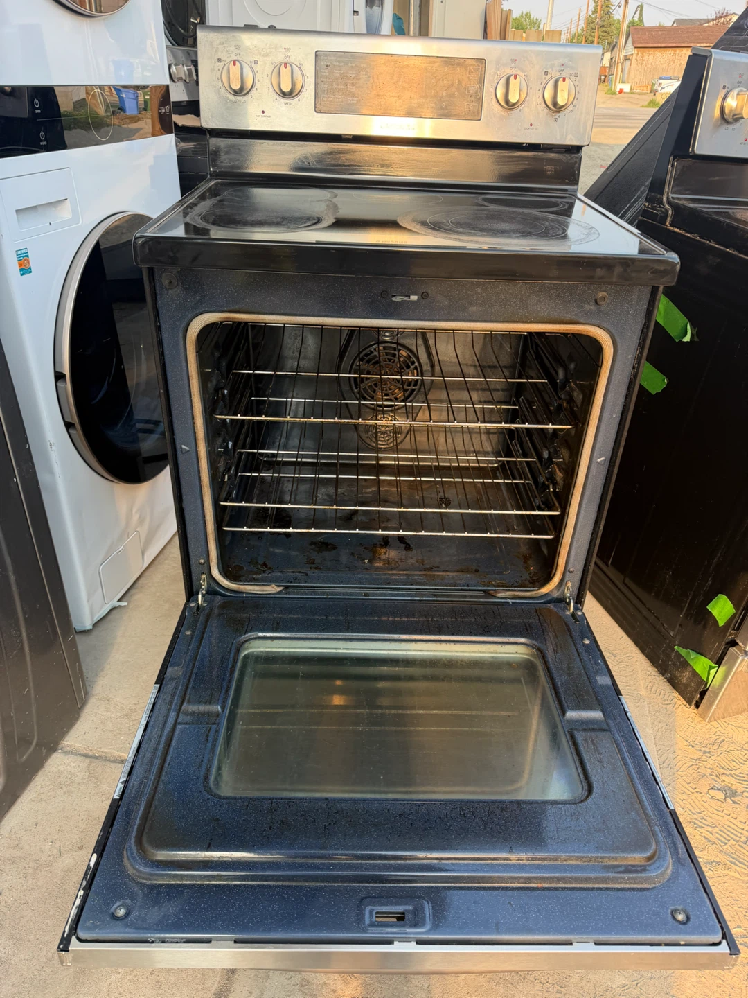 Samsung Electric Range - photo 3