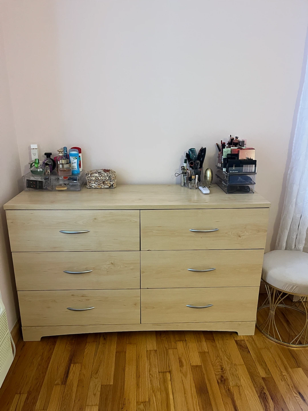 Light Wood 6-Drawer Dresser