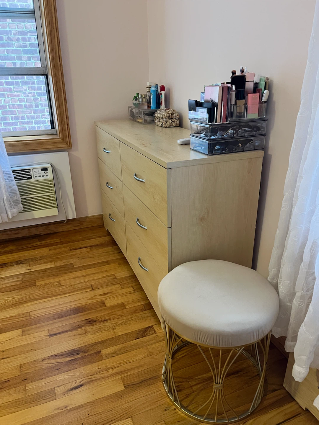 Light Wood 6-Drawer Dresser - photo 2