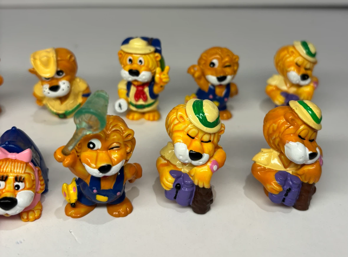 Set of 12 Kinder Surprise Lion Figures - photo 3