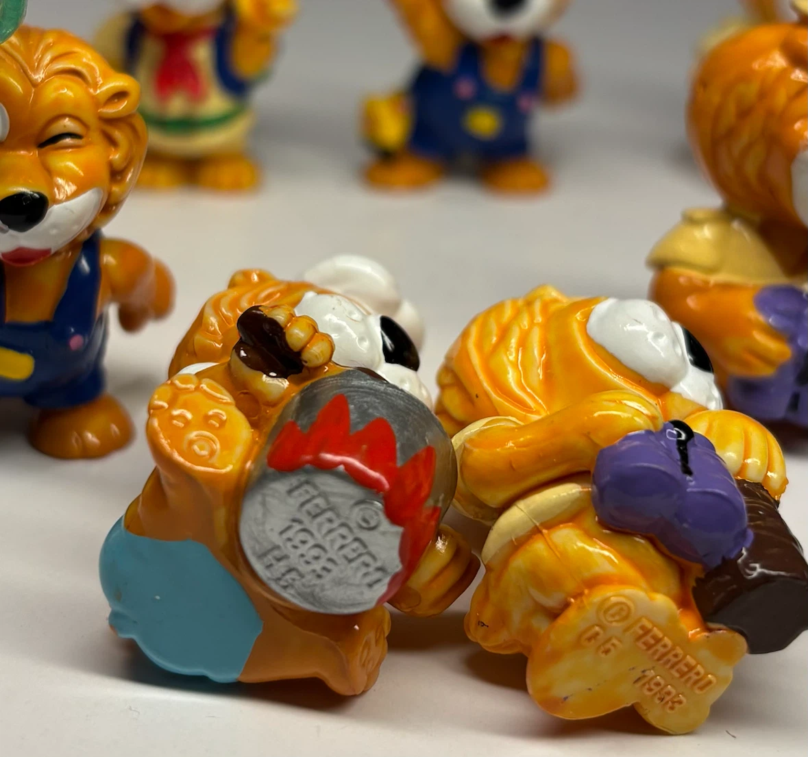 Set of 12 Kinder Surprise Lion Figures - photo 4