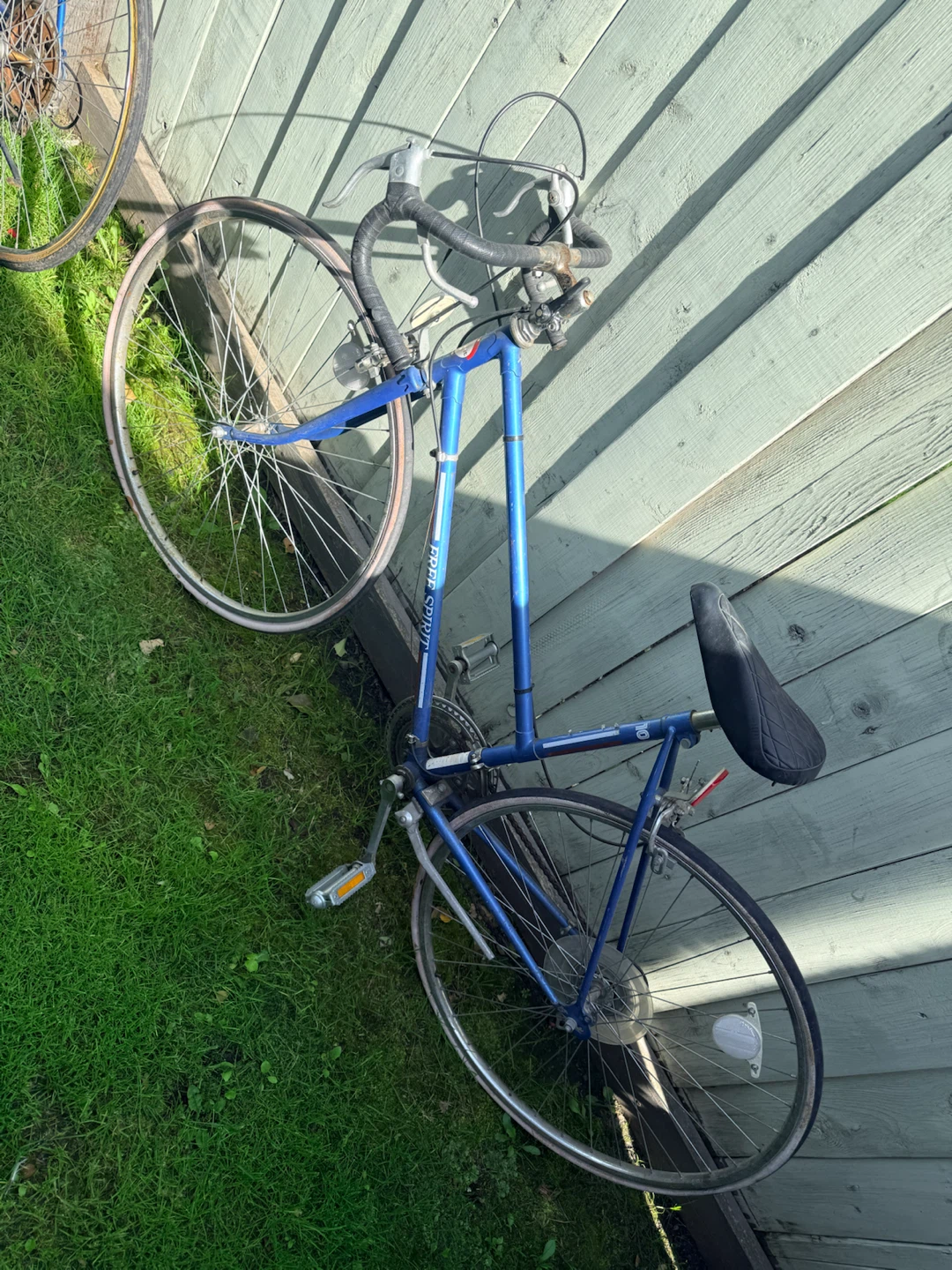 2 VINTAGE BIKES FOR $65!!!!! - photo 2