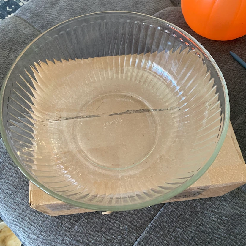 Pyrex Mixing Bowl 4.5L. Pyrex Ribbed Glass Bowl with Green Lid - photo 4