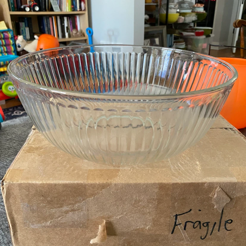 Pyrex Mixing Bowl 4.5L. Pyrex Ribbed Glass Bowl with Green Lid - photo 5