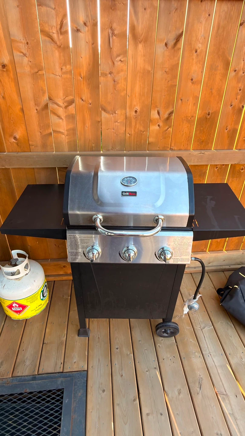 Grill Boss GBC1932M 3 Burner Gas Grill with Top Cover and side - photo 5