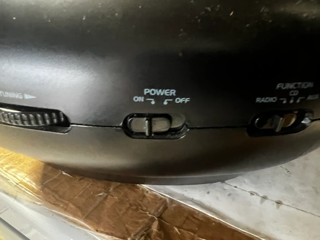 For sale insignia cd player and radio fm am and working - photo 2