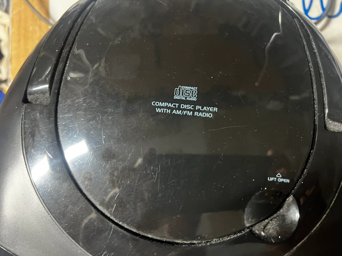 For sale insignia cd player and radio fm am and working - photo 4