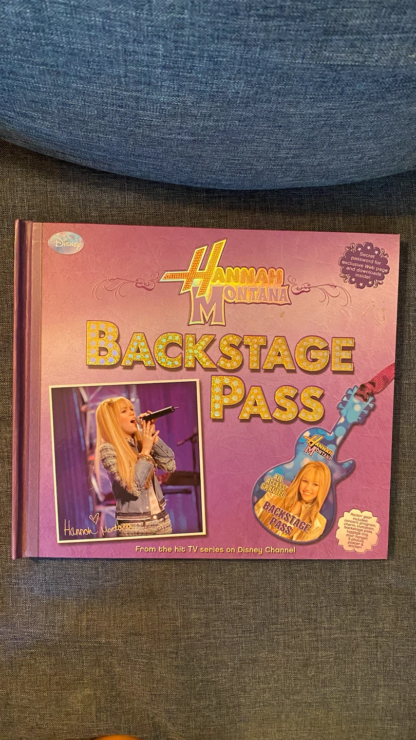 Hannah Montana Backstage Pass Book