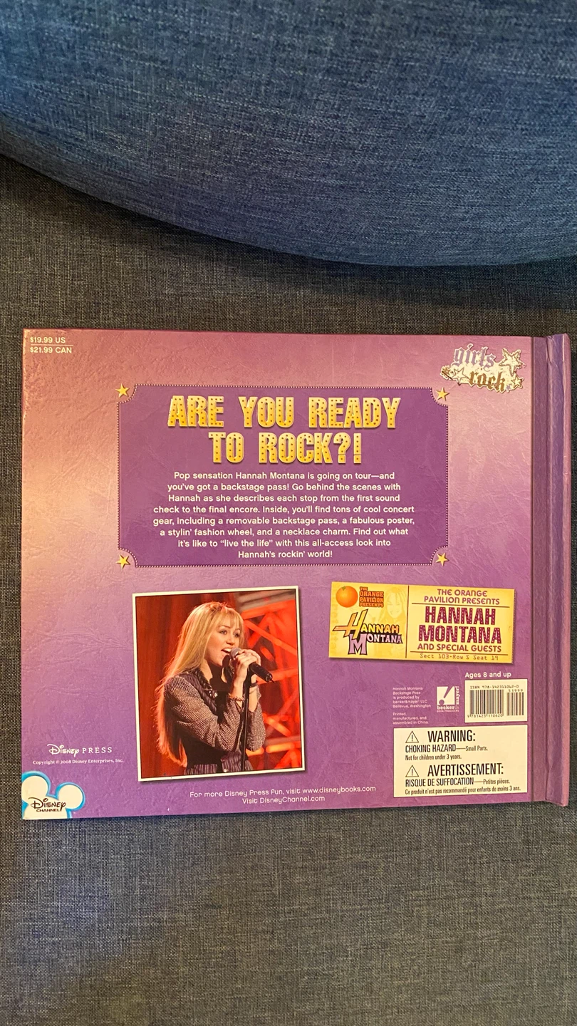 Hannah Montana Backstage Pass Book - photo 2