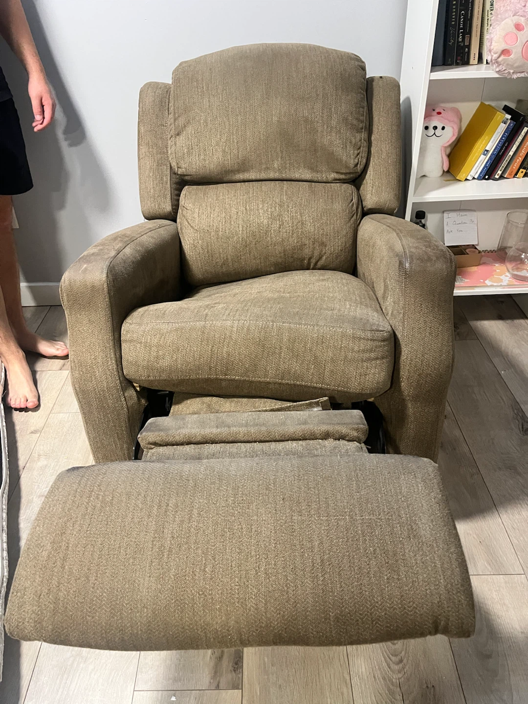 Tan Recliner Chair - photo 3