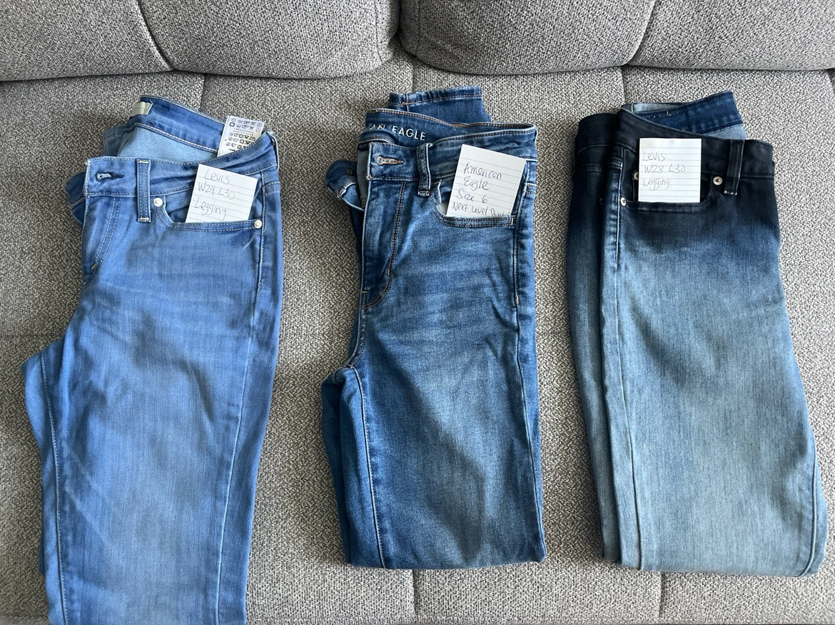 3 Pairs Levi's & American Eagle Jeans - photo 2
