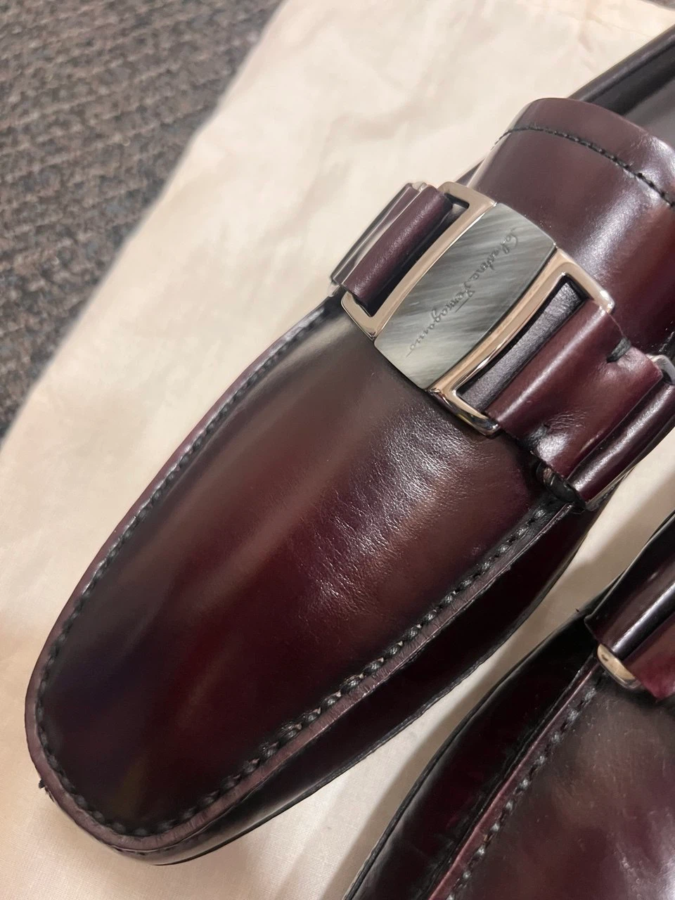 Salvatore Ferragamo Gancini Loafers - Burgundy Leather - Size 7 - photo 4