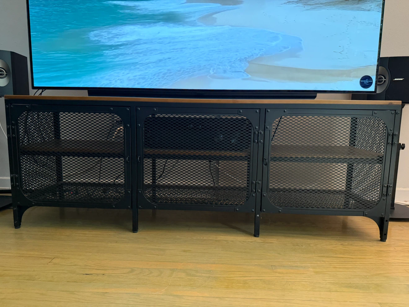 Lg Oled 65 In + TV stand+ Bose 301 Series V Speakers - photo 2