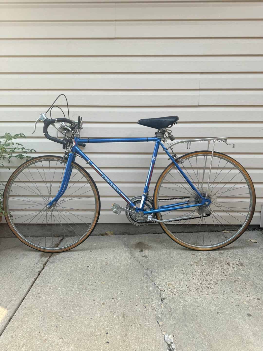 VINTAGE BLUE SPIRIT ROAD BIKE! C$80!!!!!